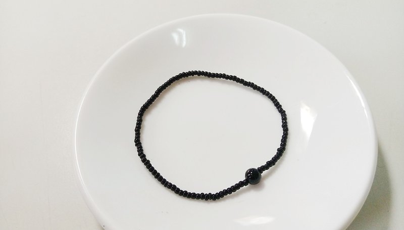 Glass beads bracelet - black - สร้อยข้อมือ - แก้ว สีดำ