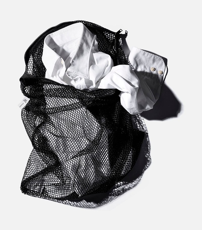 LAUNDRY WASH BAG 28 Black 多功能收納置物袋 小 / 黑色 - 化妝袋/收納袋 - 聚酯纖維 黑色
