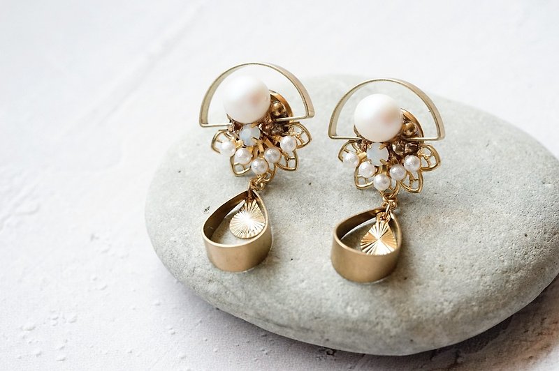 Venus-Vintage Pearl Flower Earrings (316L stainless steel Earrings)