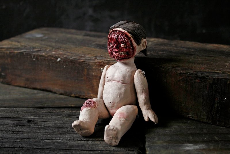 The girl whose face was torn off (ceramic doll) - Stuffed Dolls & Figurines - Pottery 