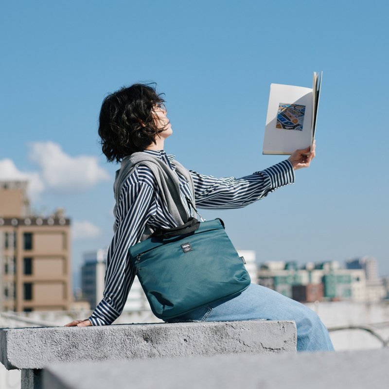 TOOLIシリーズ | 14インチPCショルダーハンドバッグ MIRA (ブルーグリーン) MacBook Pro対応 - パソコンバック・PCケース - ポリエステル グリーン