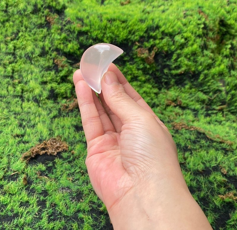 天然冰透體彩虹粉晶月亮  旺姻緣 旺人緣 快速出貨 能量擺飾 - 擺飾/家飾品 - 水晶 粉紅色