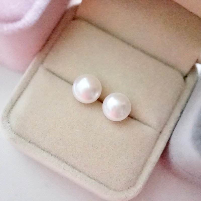 ITS-E103【925 Silver・Natural Freshwater Pearl】8mm Pearl Stud Earrings - ต่างหู - โลหะ สีเงิน