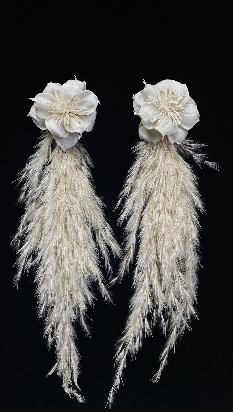 白花蘆葦草耳環Epoch Earrings - 耳環/耳夾/耳骨夾 - 植物．花 白色