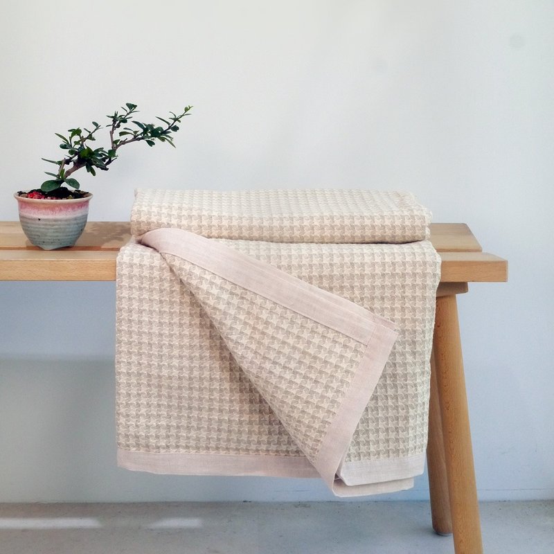 Top quality linen blend three-dimensional houndstooth blanket EU certified 100% French fabric - Blankets & Throws - Cotton & Hemp White