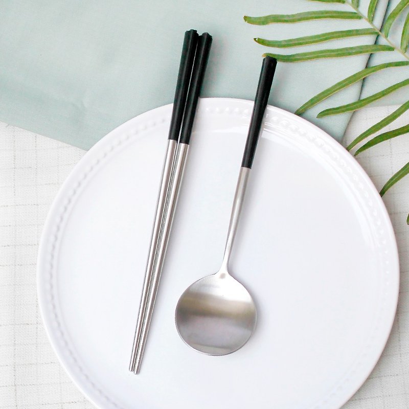 台箸【KUAI ZHU】不銹鋼餐具組花瓣3組入-沉黑 - 筷子/筷子架 - 不鏽鋼 黑色
