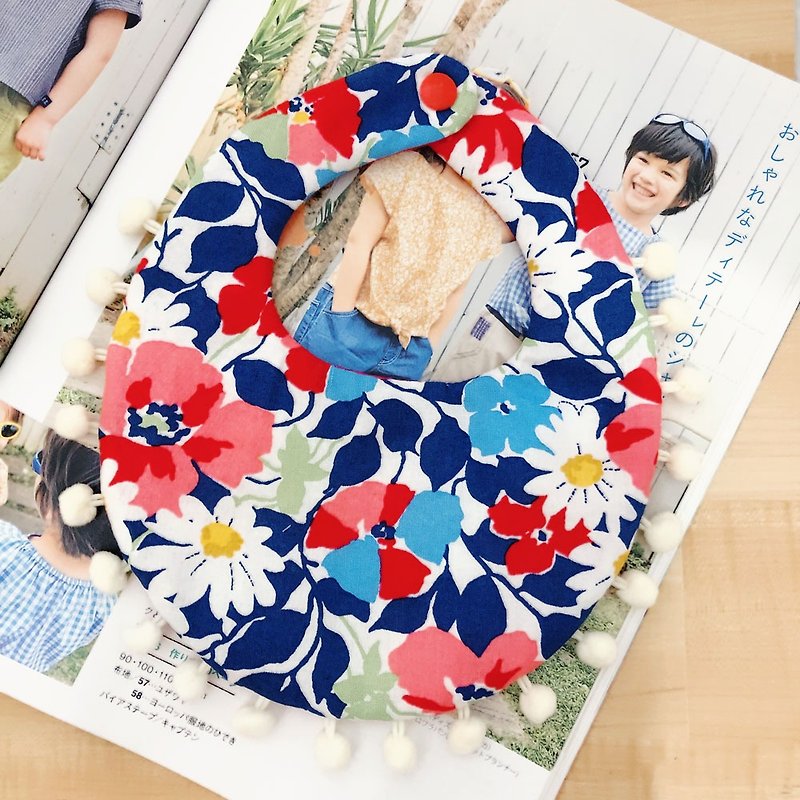 [Miya ko. Grocery cloth hand-made] bib pocket / six yarn / baby bib / shape bib - Bibs - Cotton & Hemp 