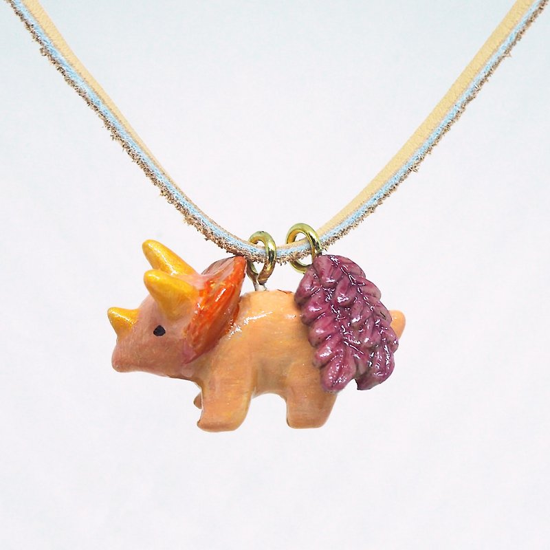 Triceratops handmade necklace - สร้อยติดคอ - ดินเหนียว สีส้ม