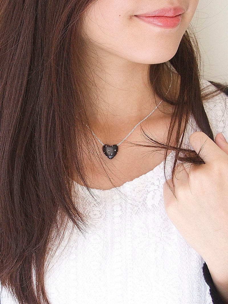 Heart-shaped chocolate Necklace (white / pink / blue) - สร้อยคอ - ไม้ สีนำ้ตาล