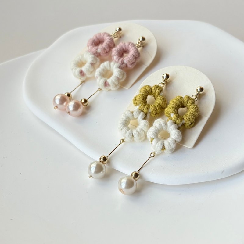 [Original - Jewelry] Pearl two-color basket hollow flower handmade braided earrings, ear needles and Clip-On - Earrings & Clip-ons - Cotton & Hemp Multicolor