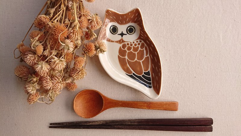 Hey! Bird friend! Owl in the plate - จานและถาด - เครื่องลายคราม สีนำ้ตาล