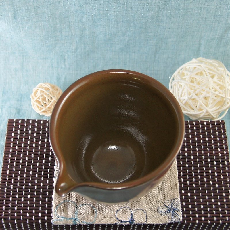 Iron black tea sea - Teapots & Teacups - Pottery Red