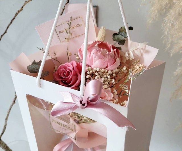 Haizang Design│Eternal Love. Pink flower bouquet / immortal flower - Shop  piratedesign Dried Flowers & Bouquets - Pinkoi