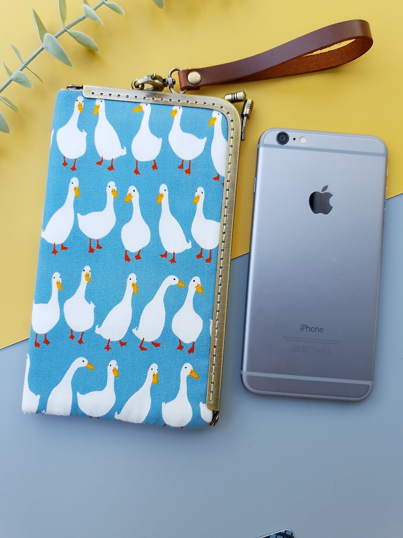 Ducky - mobile phone wallet - kiss lock - 其他 - 棉．麻 藍色