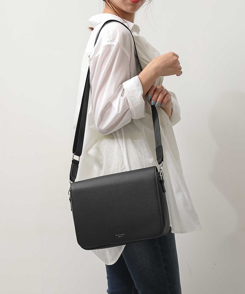 ALTROSE from Japan Square Oona 2ways Shoulder Bag (Black) - Shop ...