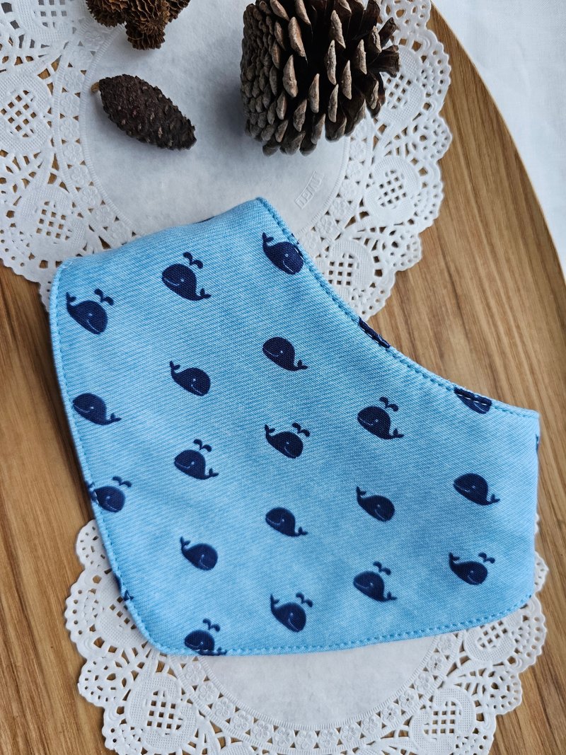 Scarf type eight-layer gauze baby bib bag/saliva towel (whale) - ผ้ากันเปื้อน - ผ้าฝ้าย/ผ้าลินิน สีน้ำเงิน