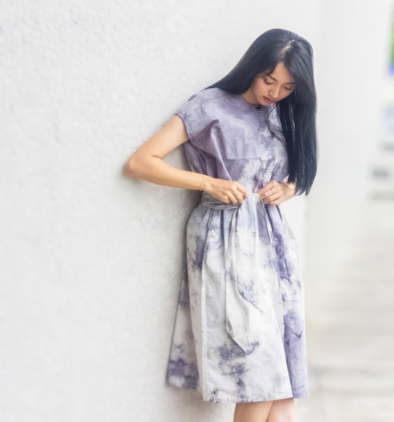 Hand-dyed long dress with front buttons - ชุดเดรส - ผ้าฝ้าย/ผ้าลินิน 