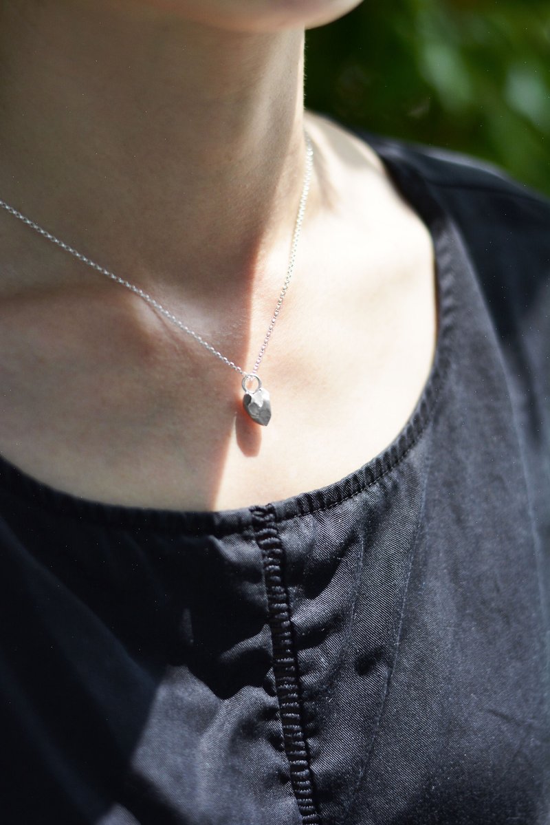 Stone Heart Sterling Silver Necklace - สร้อยคอ - เงินแท้ สีเงิน