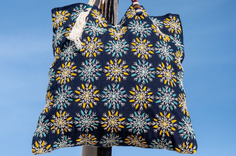 手縫純棉布側背包 刺繡斜背包 手工刺繡肩背包 手縫藍染包indigo - 側背包/斜背包 - 棉．麻 藍色