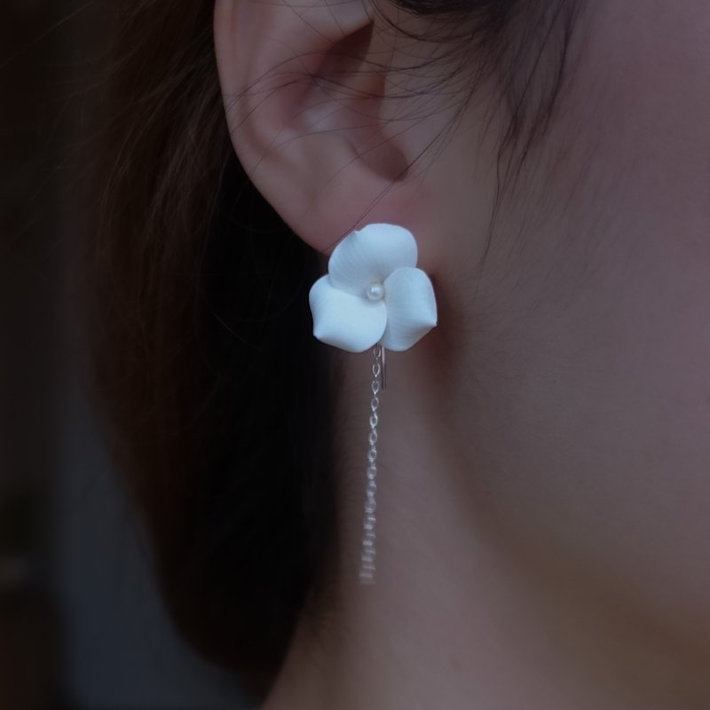 Flora / Flower / White / Sterling Silver Studs / Clip-on Earrings / Elegant / Gift / Wedding - Earrings & Clip-ons - Pottery White