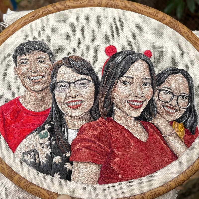 *Custom Made* portrait embroidery without background (6 inch) - 似顏繪/人像畫 - 繡線 粉紅色