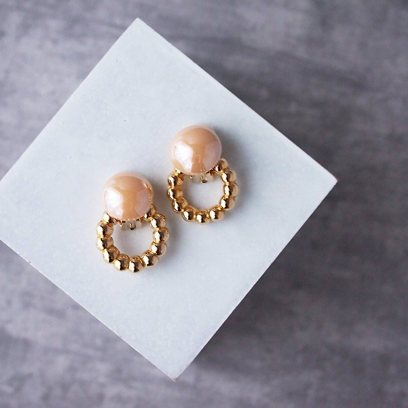 cream earrings - ต่างหู - อะคริลิค สีนำ้ตาล