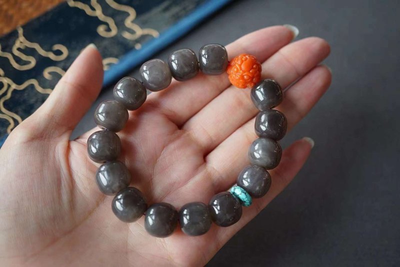 Hotan smoke purple condensate skewers. Life Spirit 0 - Bracelets - Gemstone 