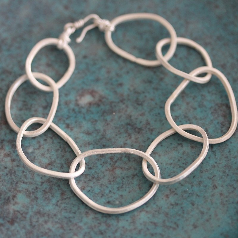 Handmade silver interlocked oval loops bracelet (B0043) - Bracelets - Silver Silver
