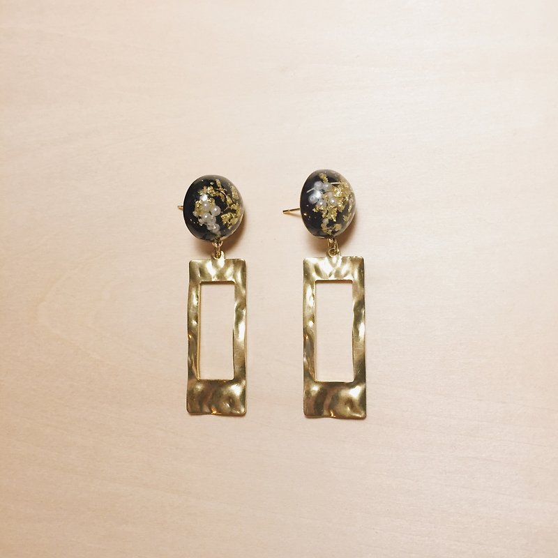 Retro Black Pearl Bronze rectangular hollow ball gold earrings - Earrings & Clip-ons - Copper & Brass Black