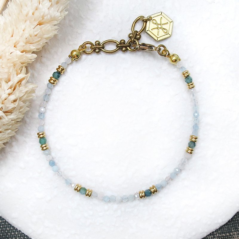 VIIART. Hug gently. Morgan Stone tourmaline bracelet Bronze - Bracelets - Gemstone White