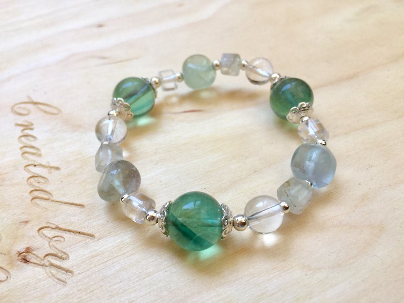 Green Light Heart Chakra Healing Bracelet - สร้อยข้อมือ - คริสตัล สีเขียว