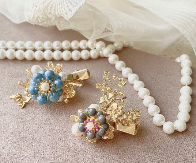 2つの豪華なレトロなヘアクリップのセットが販売されています