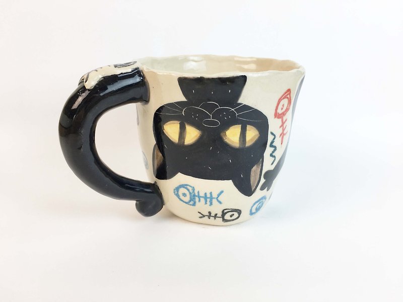 Nice Little Clay handmade mug_upside down black cat 0103-07 - แก้วมัค/แก้วกาแฟ - ดินเผา ขาว