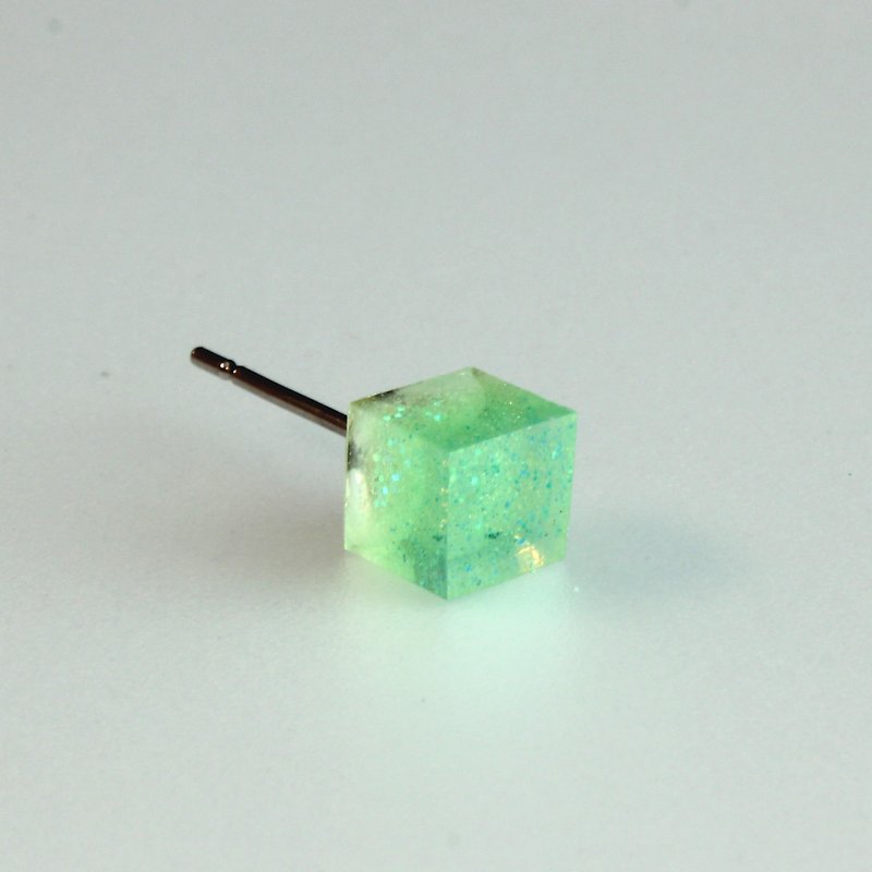 彩色樹脂耳環 / 440 / 小立方 / Salad Days - 單隻 - 耳環/耳夾 - 塑膠 綠色