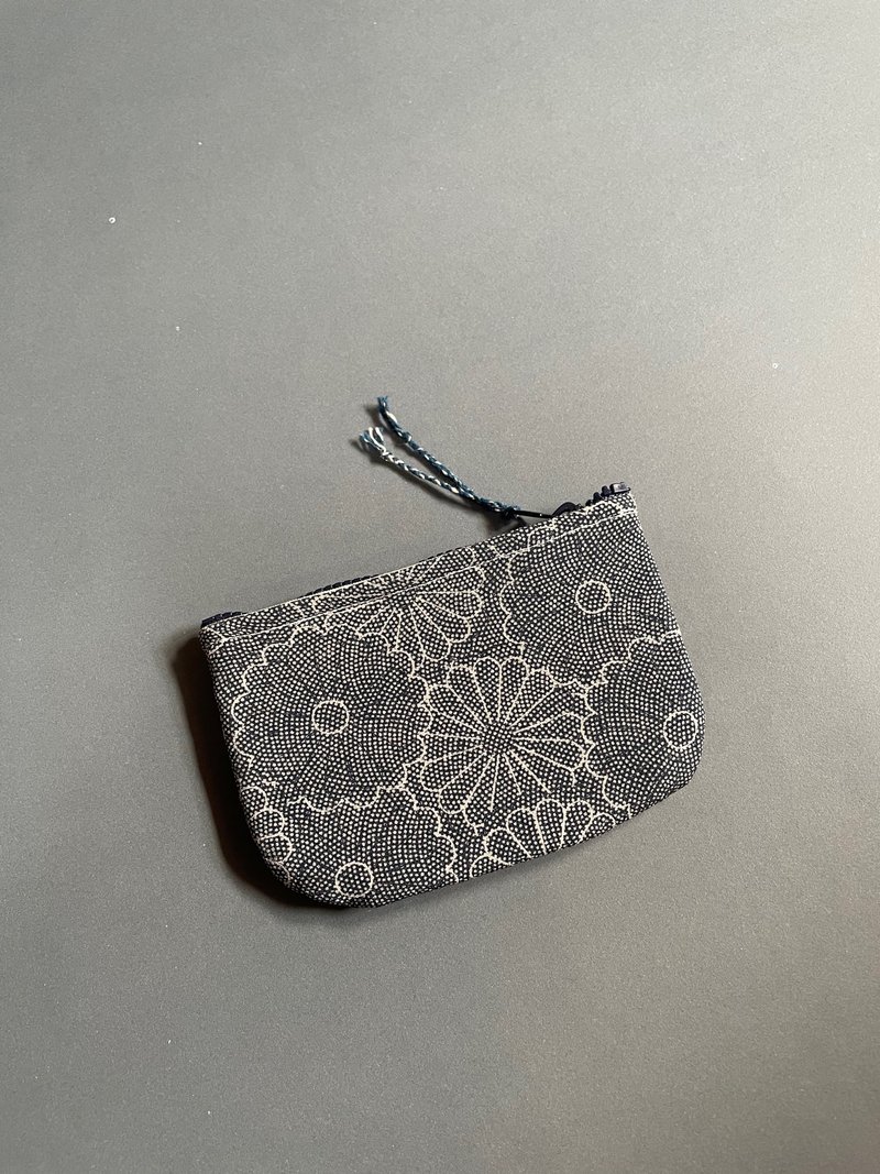 手工 古布 零錢包 菊花海 handmade kofu coin pouch - 零錢包/小錢包 - 絲．絹 灰色