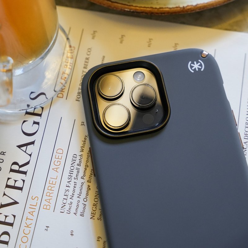 Speck iPhone 15 Presidio2 Pro MagSafe磁吸柔觸感防摔殼-炭灰色 - 手機殼/手機套 - 塑膠 灰色