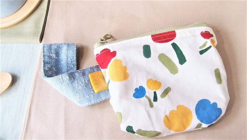Tulip graffiti l limited one l hand take meal bag sundries bag - Toiletry Bags & Pouches - Cotton & Hemp Multicolor