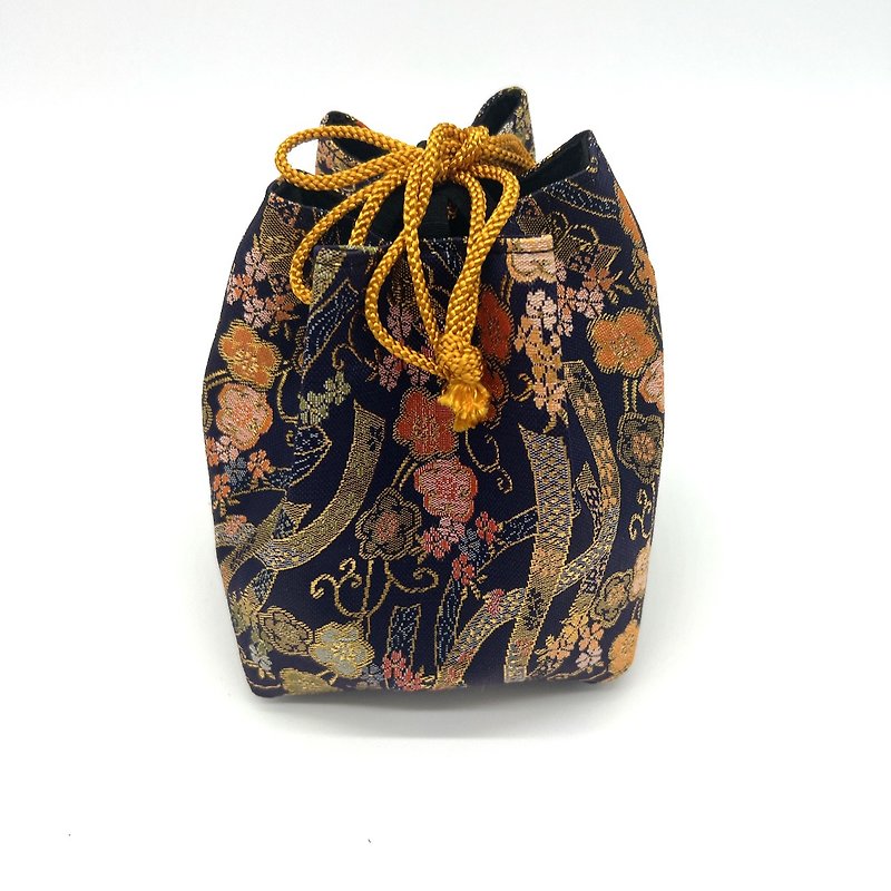 A stylish drawstring bag with a Japanese pattern made from Kyoto Nishijin-ori fabric. - Other - Polyester Purple
