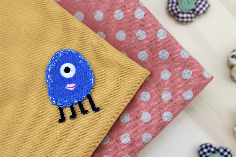 Big Eye Yarn Monster Self-adhesive Embroidered Cloth Sticker-Monster Planet Wings World Series - เย็บปัก/ถักทอ/ใยขนแกะ - งานปัก 