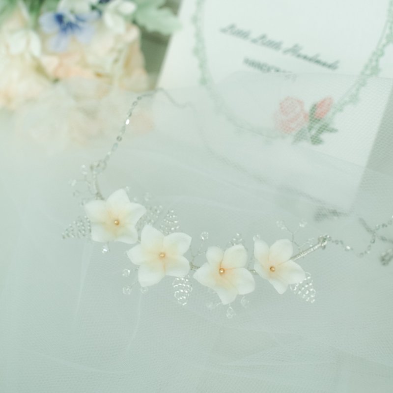 Frangipani/bridal accessory/hair accessory/handmade/wedding - Necklaces - Crystal White