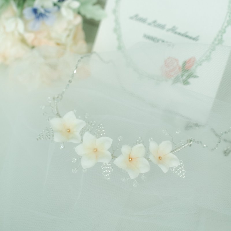 Frangipani/bridal accessory/hair accessory/handmade/wedding - สร้อยคอ - คริสตัล ขาว