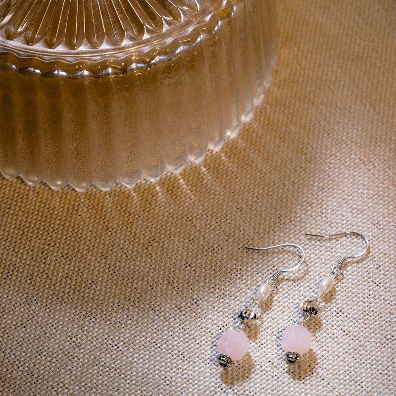 【Can be customized】Natural crystal・Pink crystal earrings│Sister gift・Girlfriend・Lucky jewelry - Earrings & Clip-ons - Crystal Pink