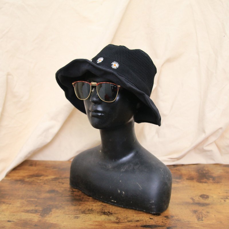 Back to Green:: 戶外漁夫帽 小雛菊 d-47//vintage hat - 帽子 - 棉．麻 