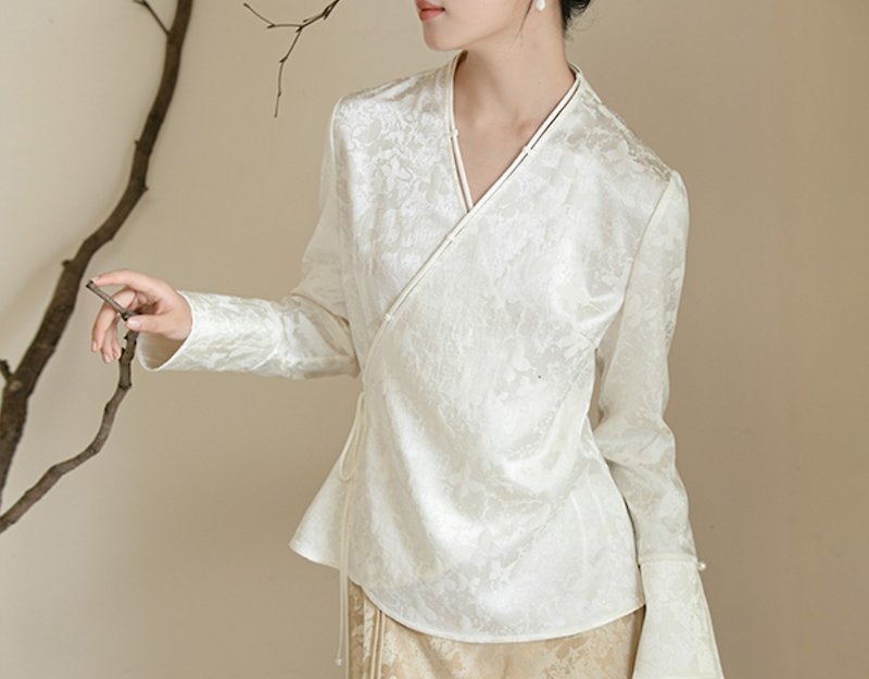 新中式 秋冬改良漢服仿真絲白色通勤知性優雅 上衣/半裙 - 女裝上衣 - 絲．絹 白色