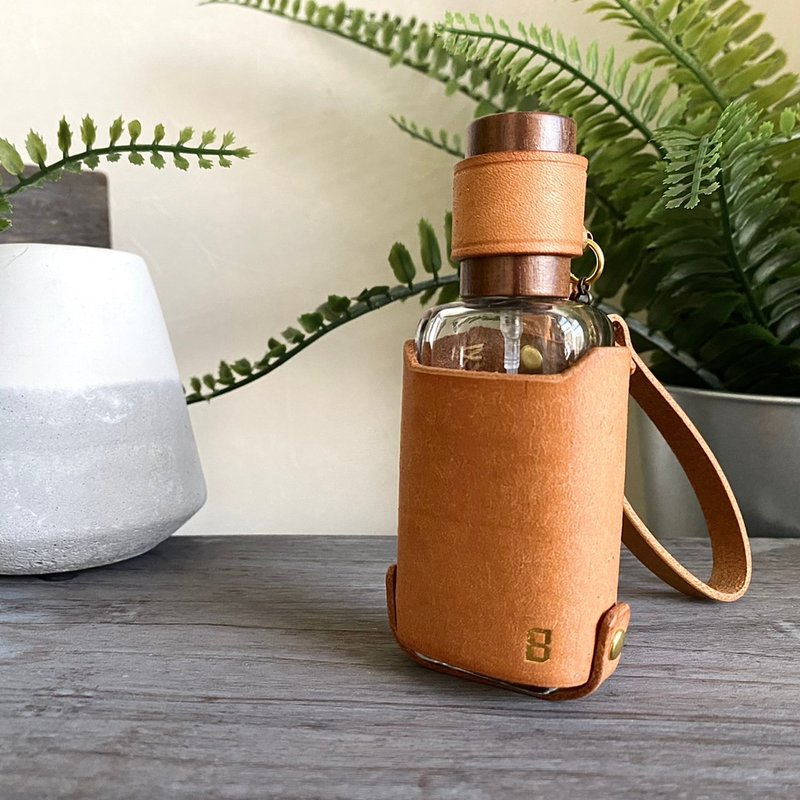 Imported perfume bottle with solid wood cover - original leather color nubuck leather alcohol bottle - hanging with you - กระติกน้ำ - หนังแท้ 