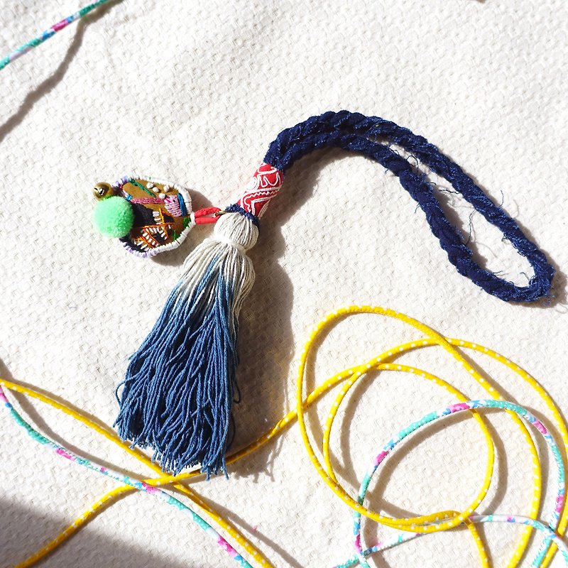 DUNIA handmade / Farmhouse / Blue Stained Embroidery Charm - Blowing bamboo basket - Charms - Cotton & Hemp Blue