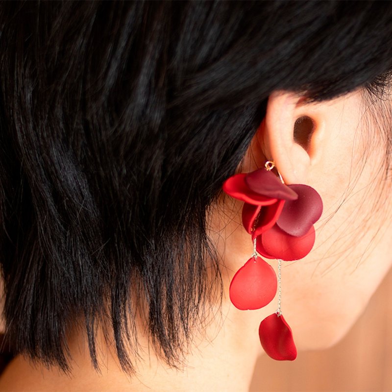 【 Stainless Steel 】Rose Earhook / Red - Earrings & Clip-ons - Clay Red