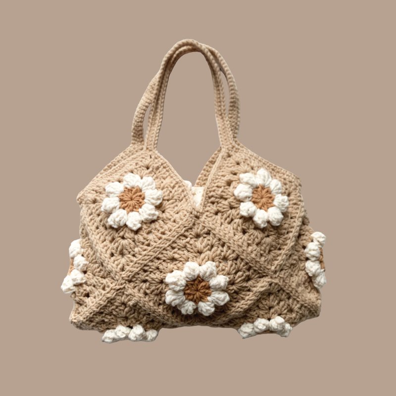 Crochet 3 dimension flower granny square shoulder bag - กระเป๋าถือ - ผ้าฝ้าย/ผ้าลินิน สีกากี