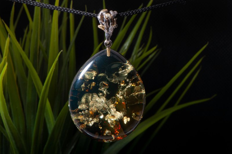 Unique Green Amber Pendant with Golden Highlights, Handmade Jewelry Gift - สร้อยคอ - เครื่องประดับพลอย สีเขียว