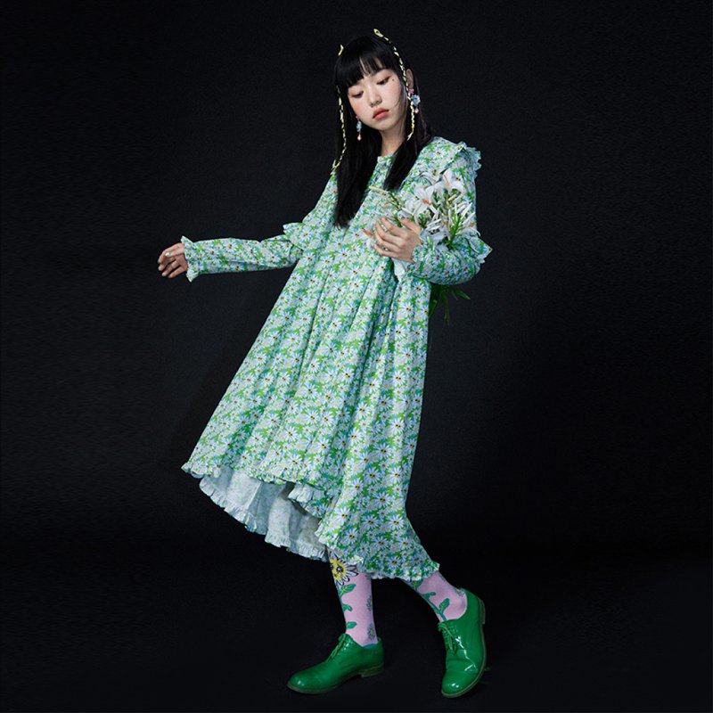 漫畫少女 雛菊印花 前短後長 娃娃領A字洋裝 - 洋裝/連身裙 - 其他材質 多色